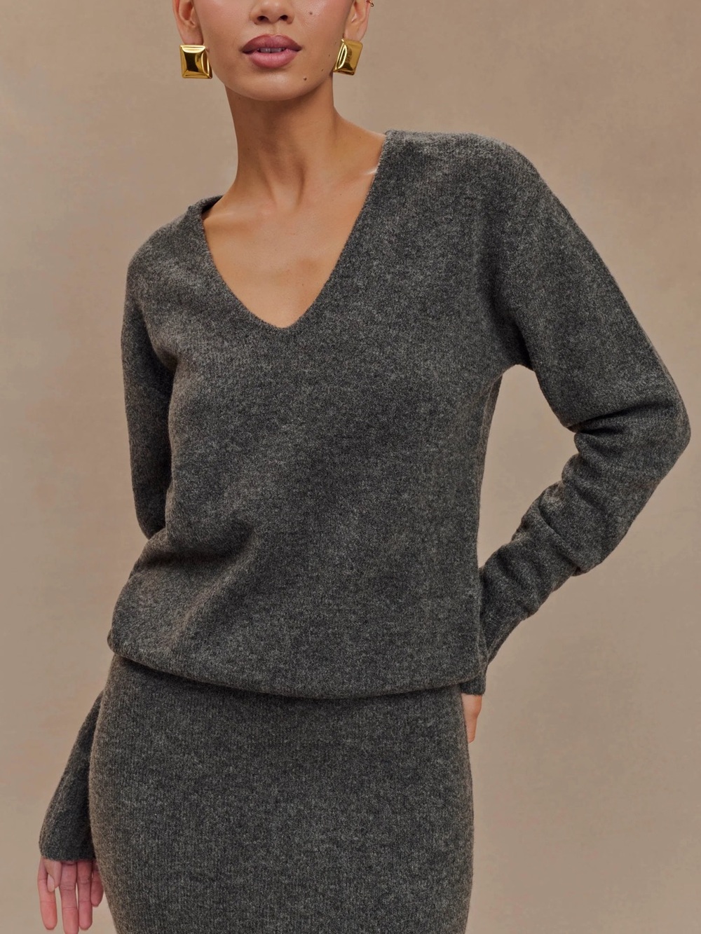 Meshki Ella V Neck Knit Jumper in Charcoal Marie - Size M